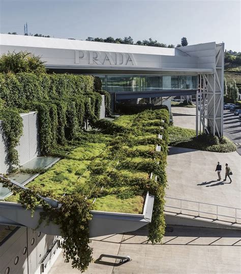 prada pelletteria arezzo|Prada inaugura la nuova sede di Valvigna.